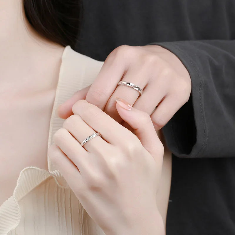 Leaf-Pattern Band Ring