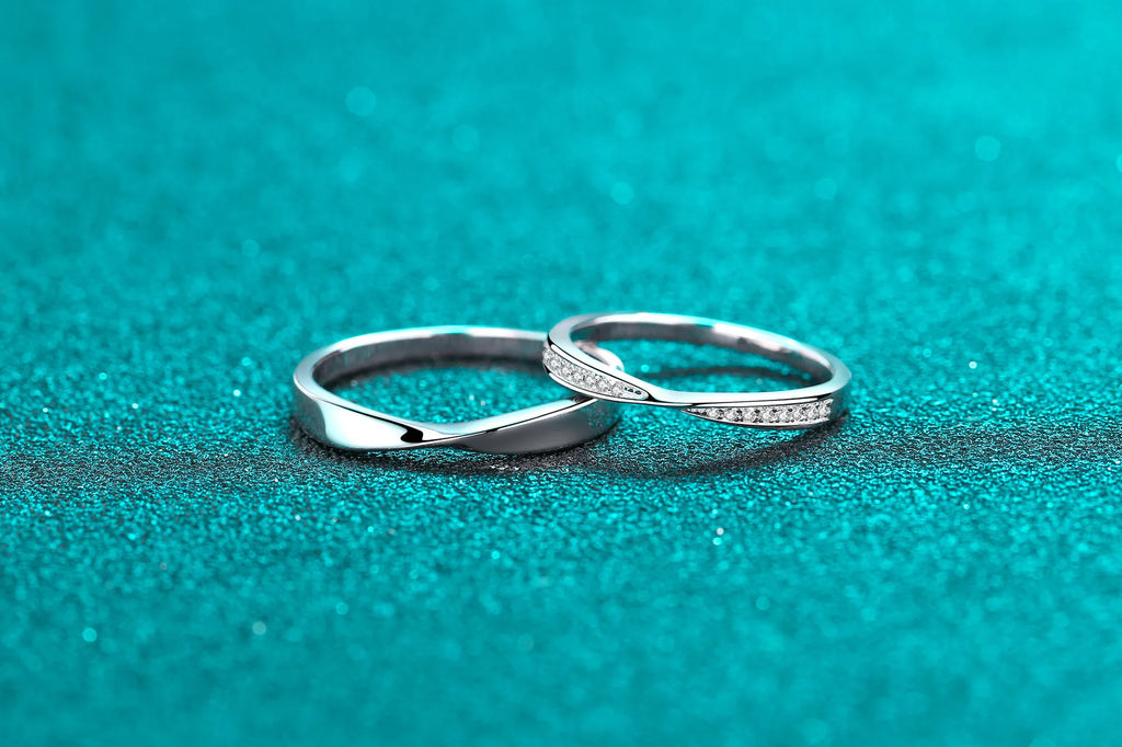 Crossover Band Ring