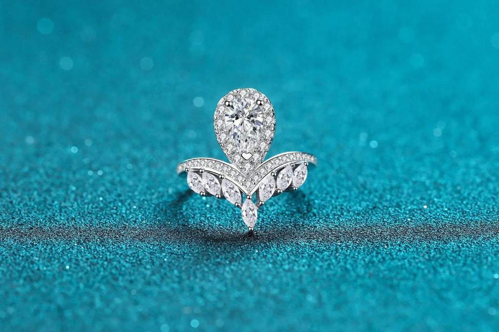 Pear Halo Leaf Ring