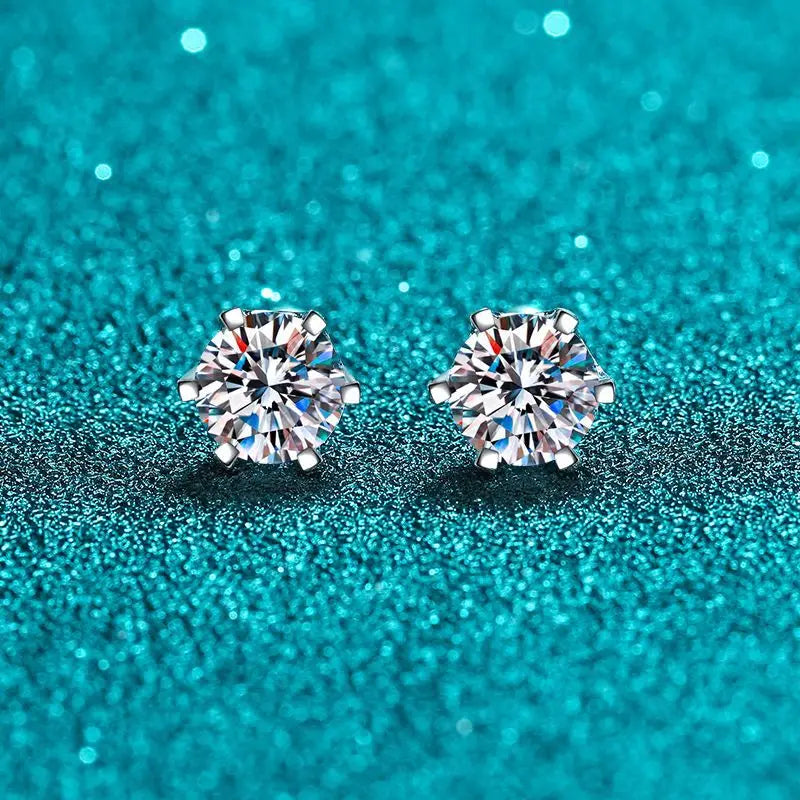 Round Solitaire Stud Earrings