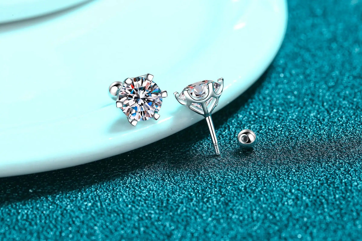 Round Solitaire Stud Earrings